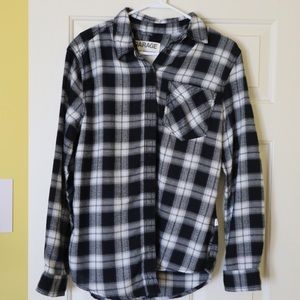 Garage Black and White Flannel (great condition)